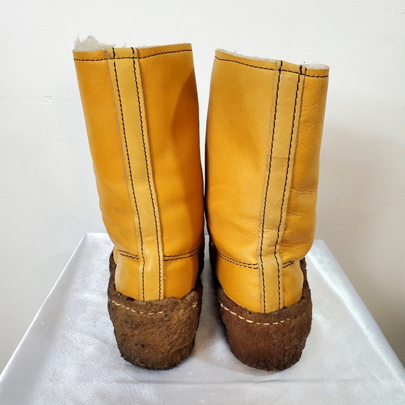Vintage 70s Maple Leaf Native American Mukluk Boots Fur Lined Golden Leather 5 - Picture 6 of 12